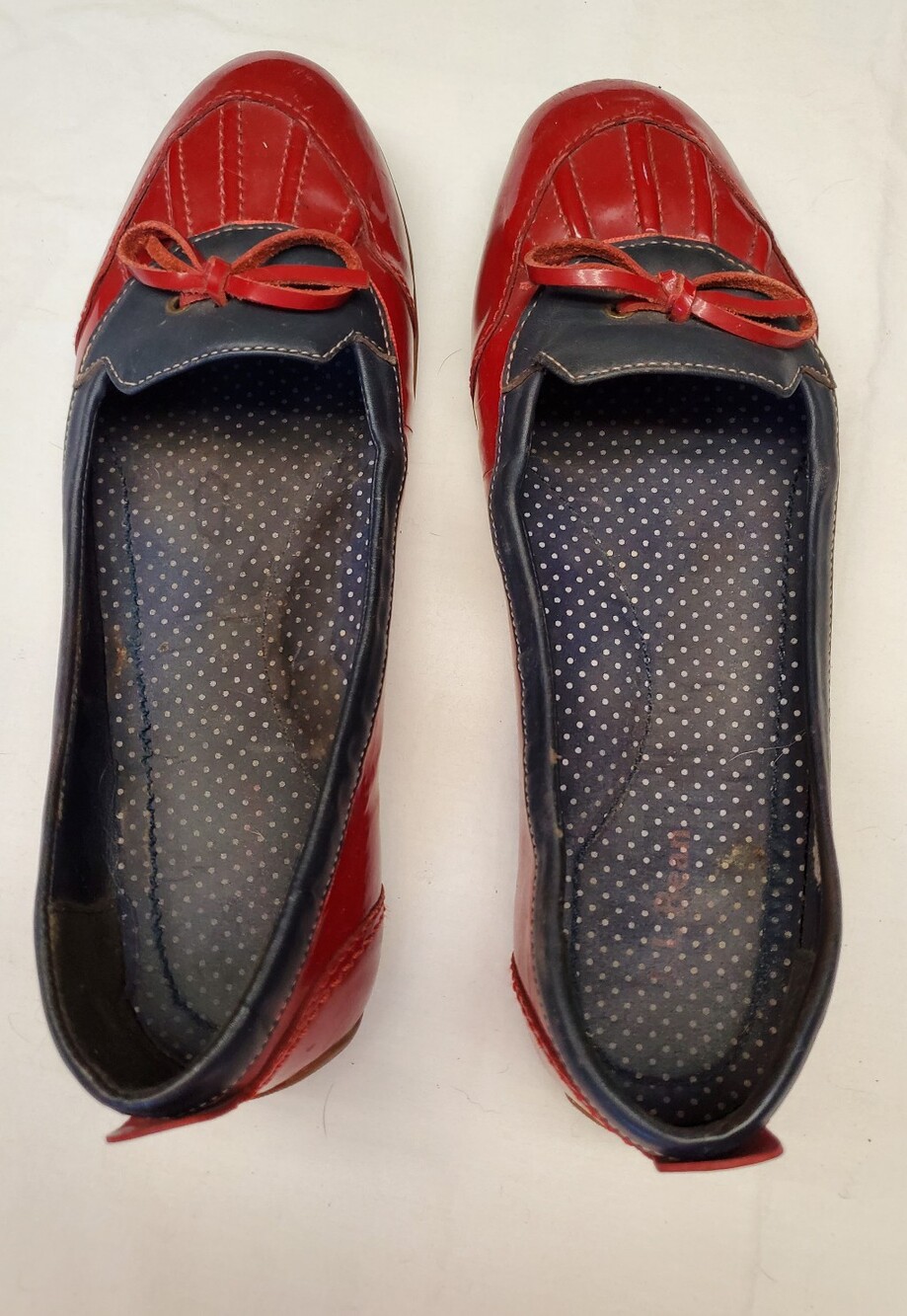 LL Bean Womens 8 Red Patent Leather Navy Bow Moccasin Flats Made in Brazil